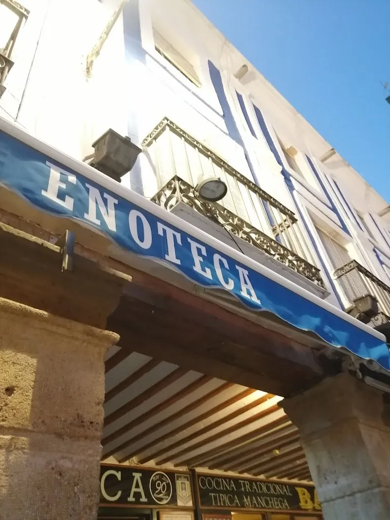 Jules Gibson_Café Bar Penalty_Valdepeñas_review