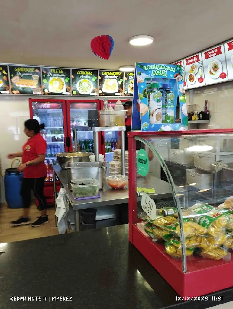 Santiago Pérez_Encebollados Carcelén El Vecino_Carcelén_review