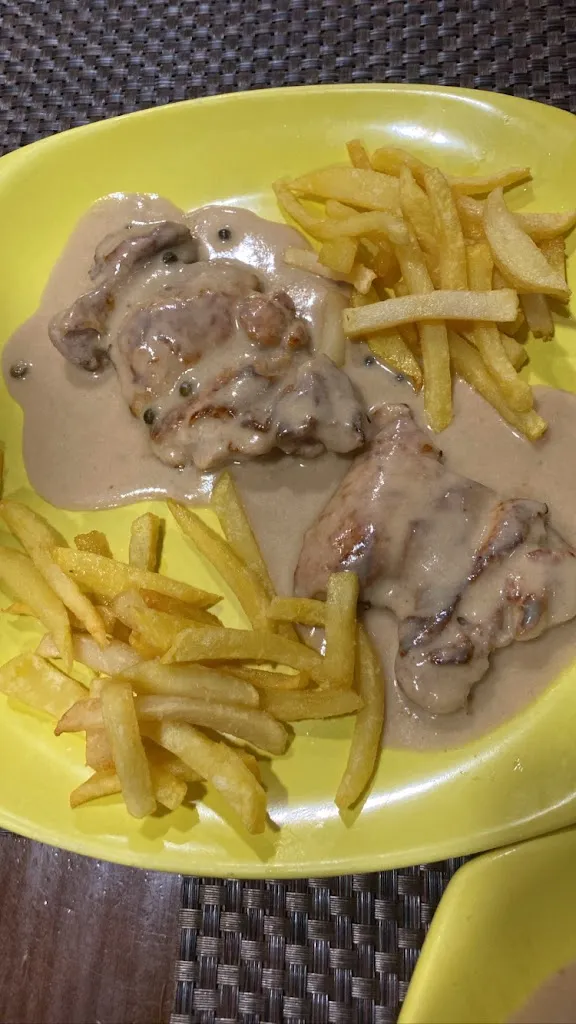 Maria Arenas Llorens_ELI - Cervecería y Cafetería_Cabra_review