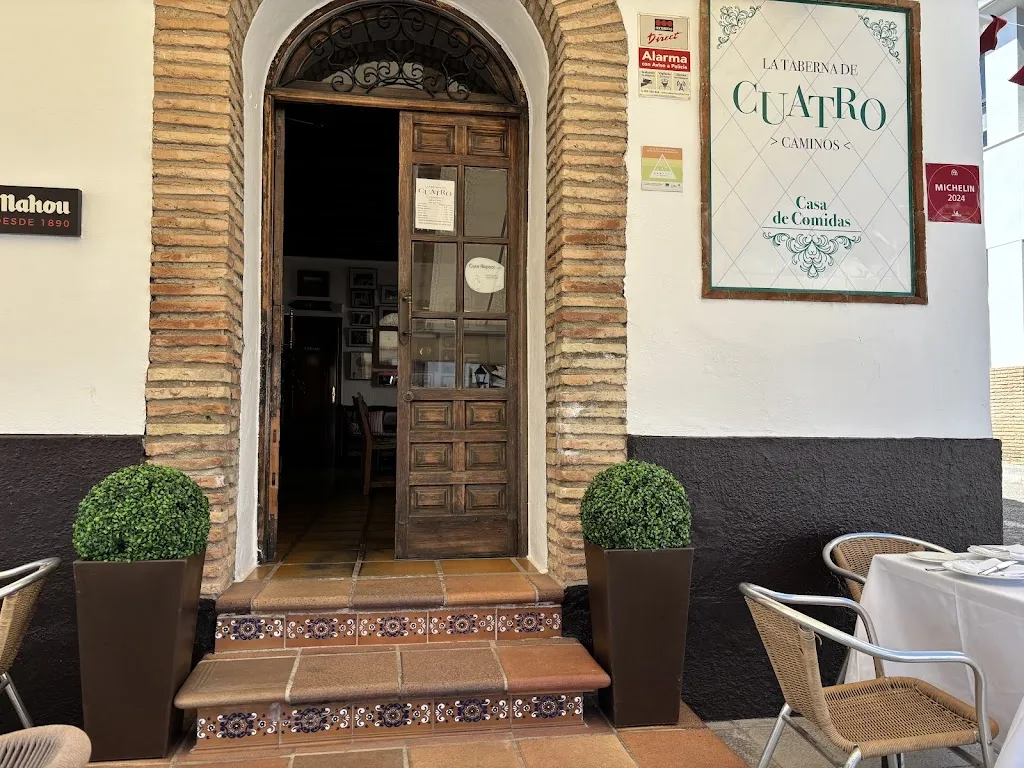 La Taberna de Cuatro Caminos restaurant in Almodóvar del Río