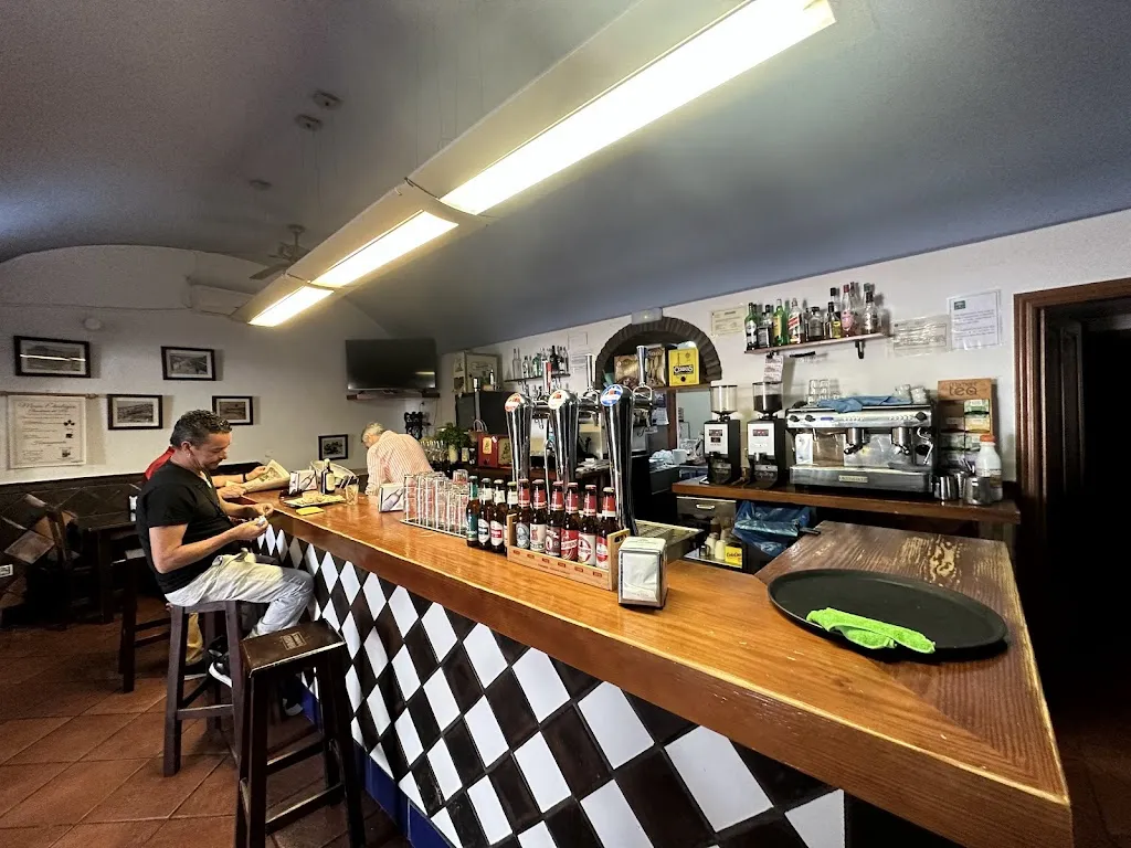 kc lee_Taberna Ateneo_Almodóvar del Río_review