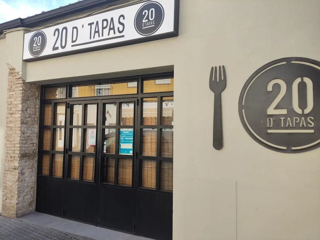 Bar de tapas 20 D' tapas restaurant in Almodóvar del Río