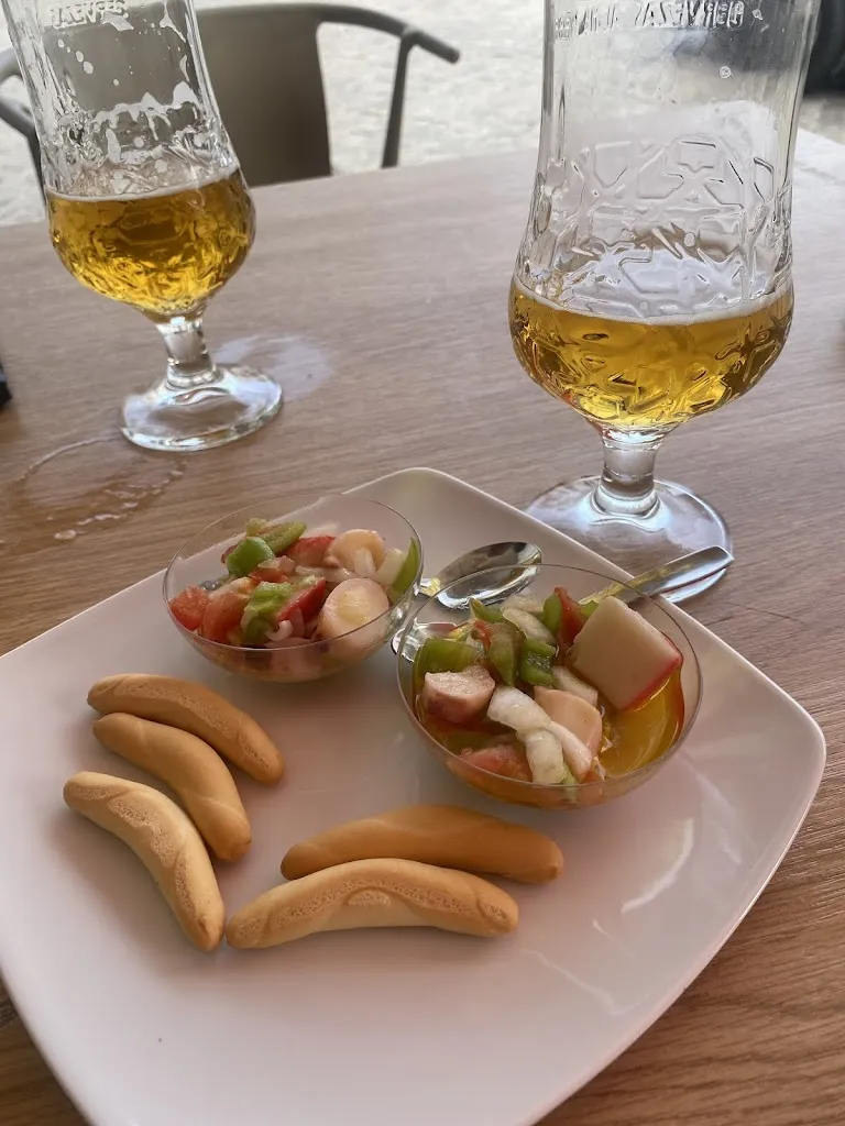 Jimena BARCELO_Cafe Pub Frisko_Bujalance_recensione