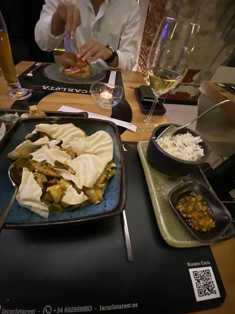 Samanta S_La Carlota_Carlota La_review