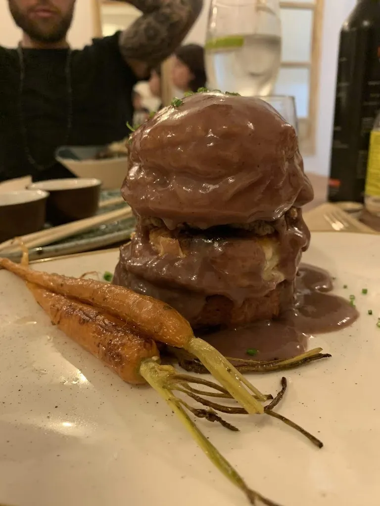 Naphassa Parinussa_La Tía Carlota_Carlota La_avis