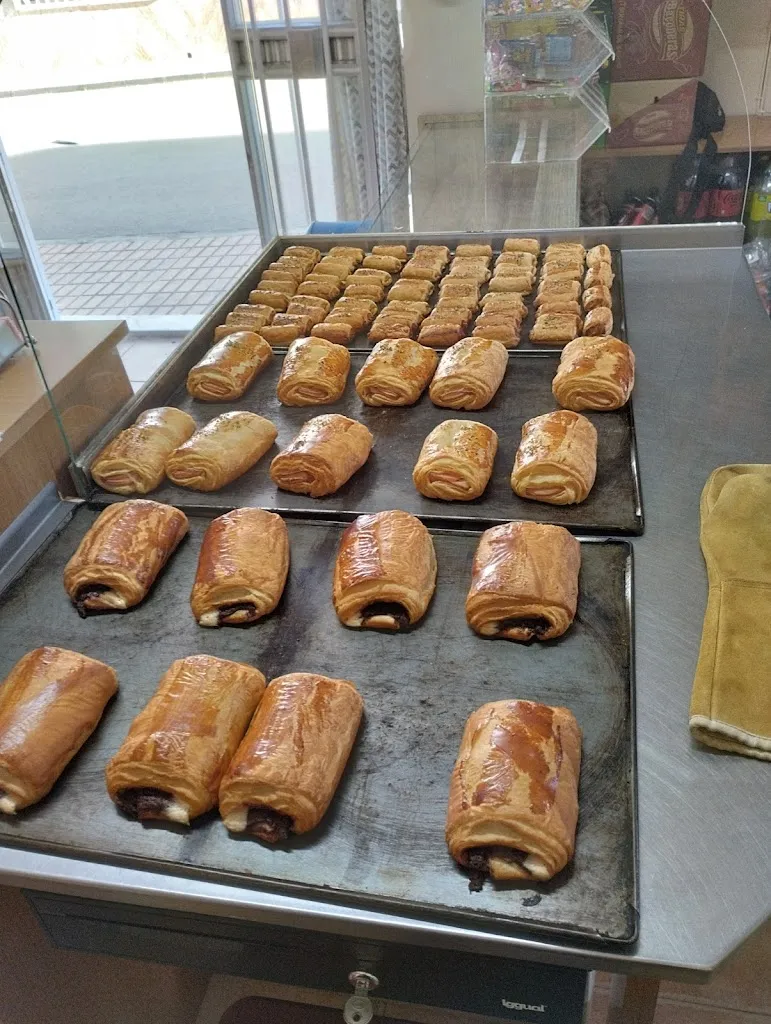 Pepe y Gracia Pizzeria la Plazza restaurant in Benamejí