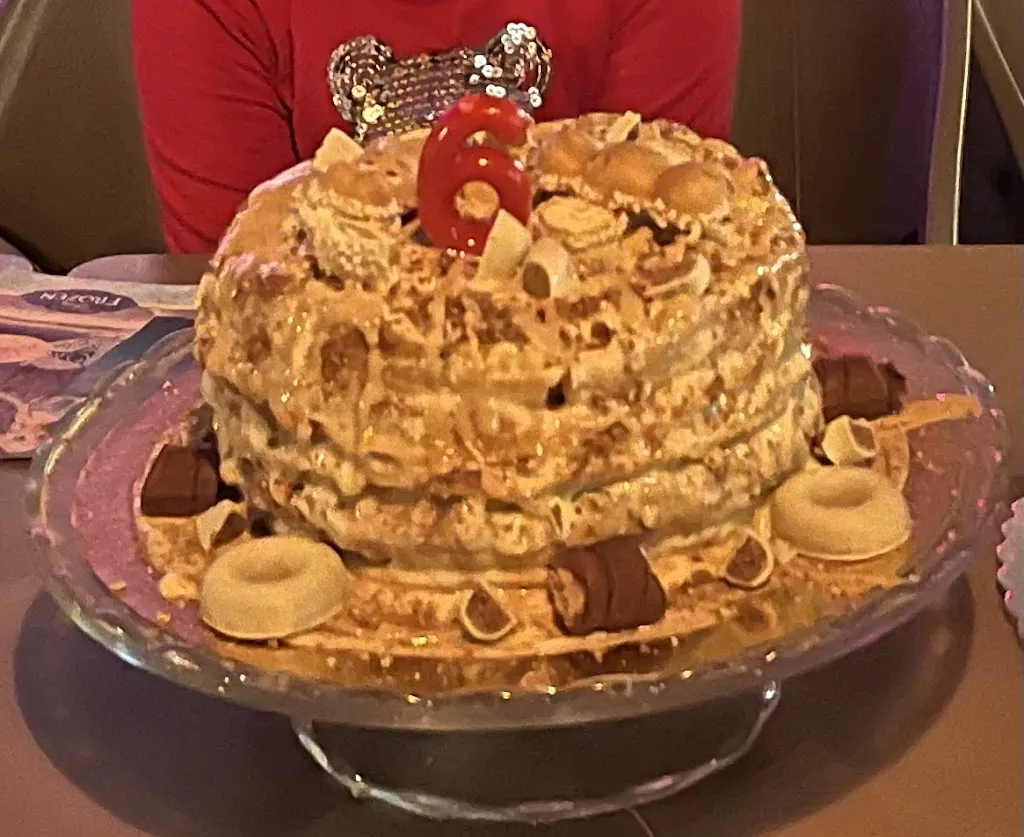 cristina morales ropero_LYO cafe & copas_Benamejí_review