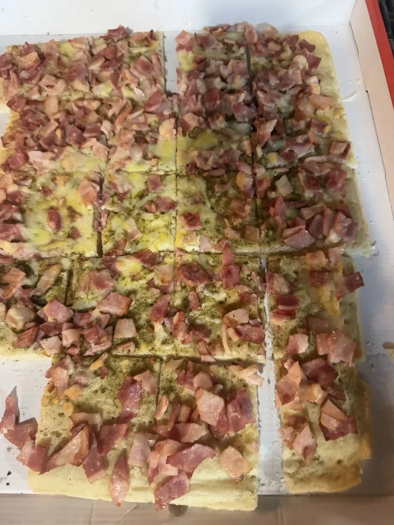 Doris Monar_Pizzeria y Golosinas DONALSS_Carcabuey_recensione