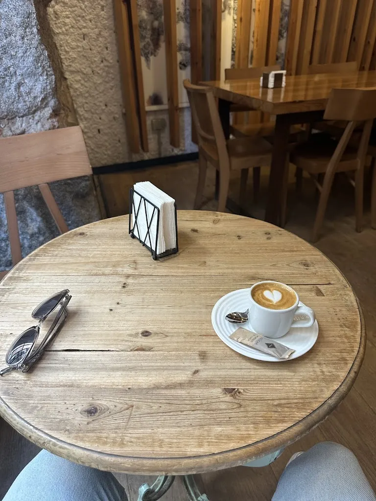 L D_Santa Eulalia_Espejo_review