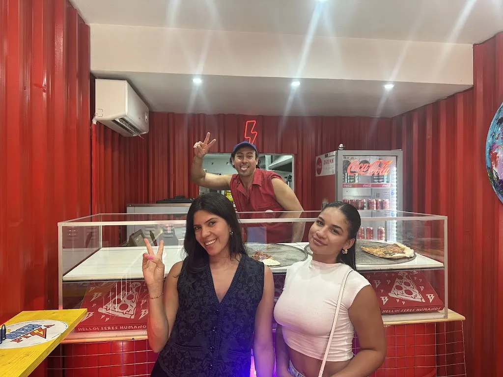 Donald Reninger_BisuPizza_Espejo_review