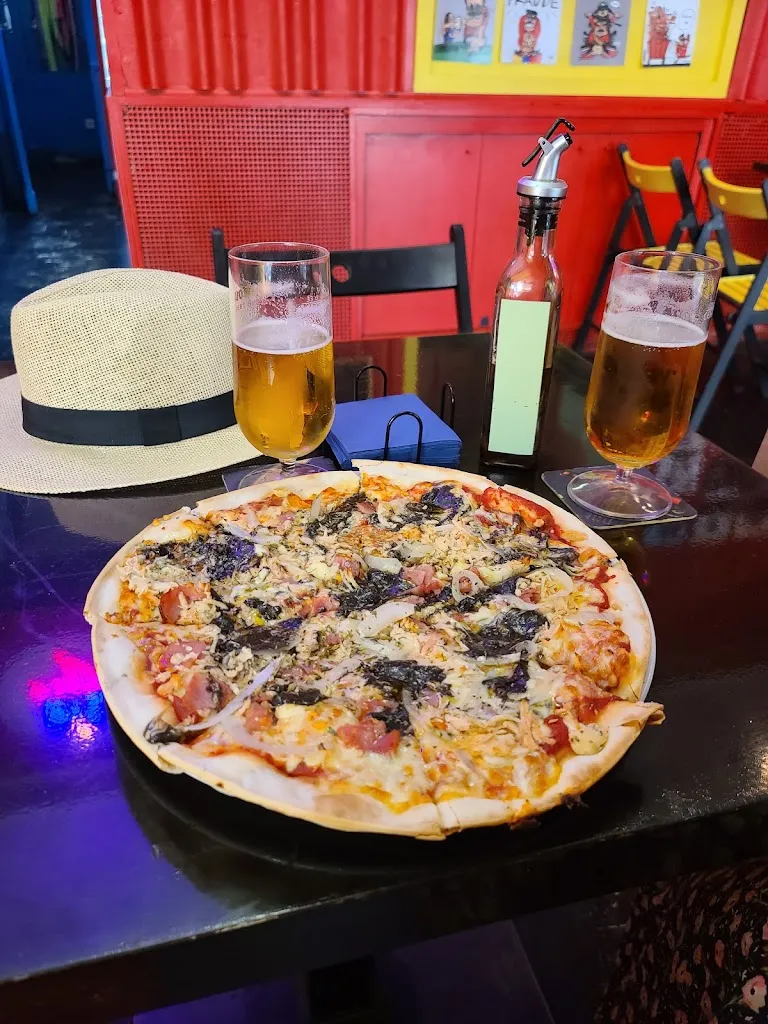 Patrick McMillan_BisuPizza_Espejo_review