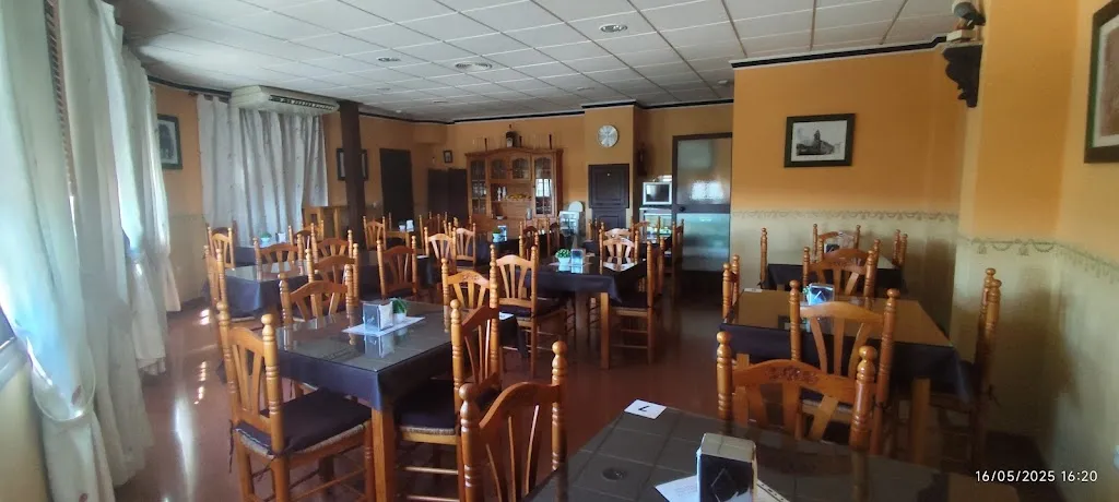 Bar-Restaurante La Paloma restaurant in Doña Mencía