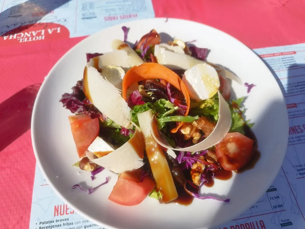 Restaurante Asador La Lancha_Fuente la Lancha_slider_image_3