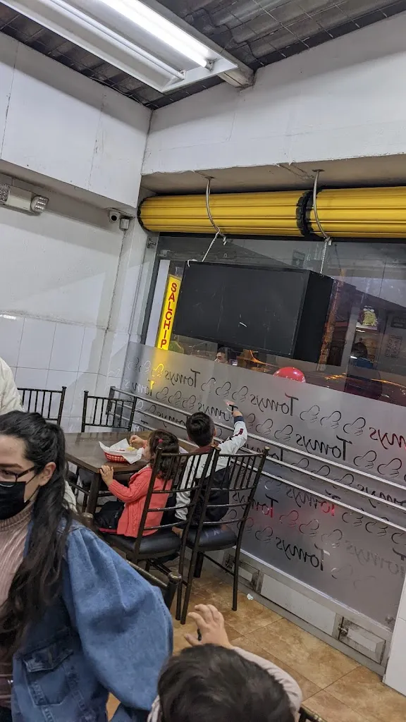 Tomys Burguer_Carcelén_slider_image_3