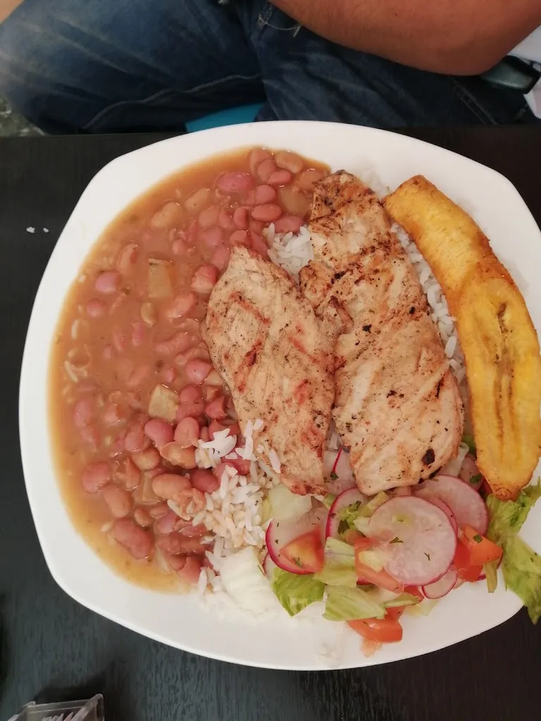 LA MAMÁ DE LAS MENESTRAS_Carcelén_slider_image_2