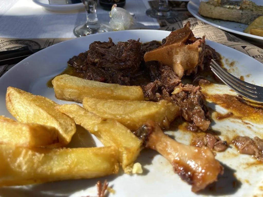 Gustavo Lionel Murawczik Pavlotsky_Restaurante Club Social El Guijo_Guijo El_review