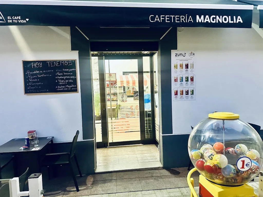 Bar -Cafetería- Churrería Magnolia restaurant in Fuente Palmera