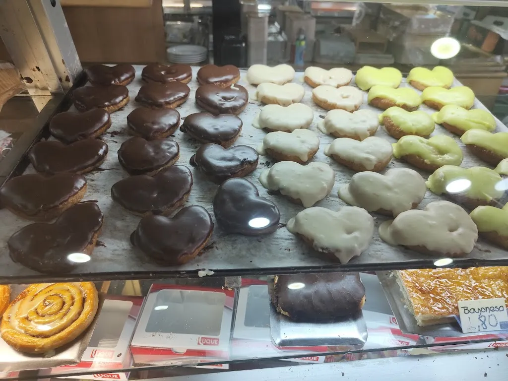 Fernando Sanandres_Pasteleria Luque_Luque_review