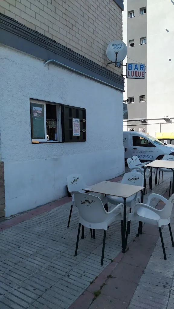 Héctor Real_Bar Luque_Luque_review