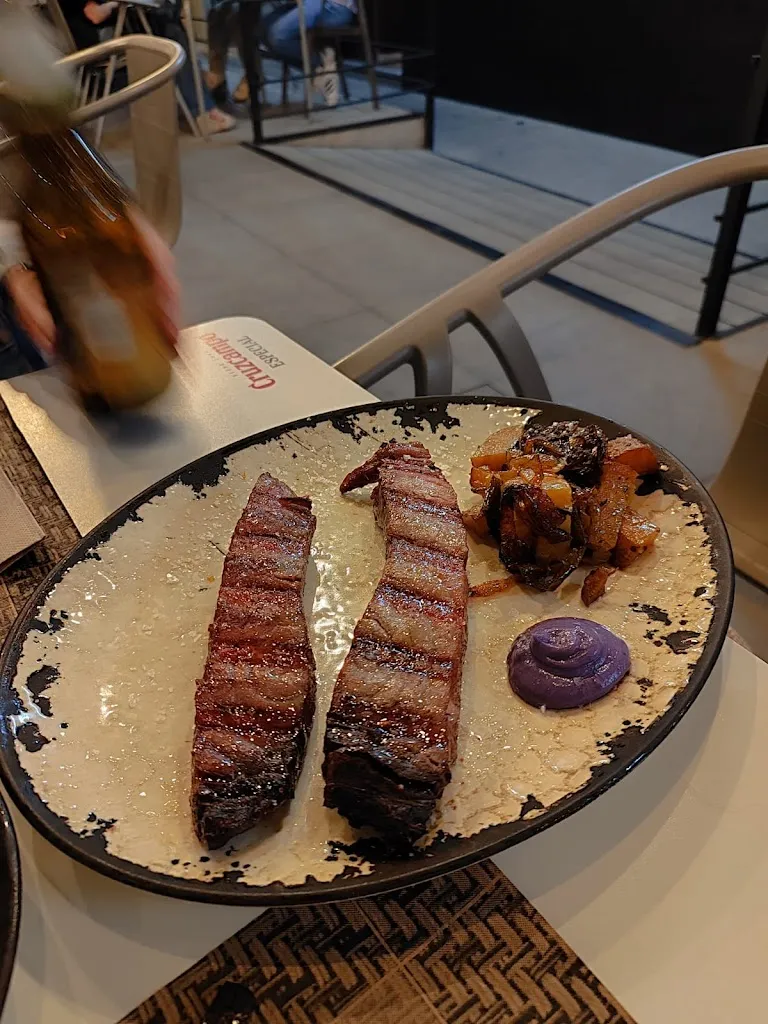 Maria Linares_Colten_Hinojosa del Duque_review