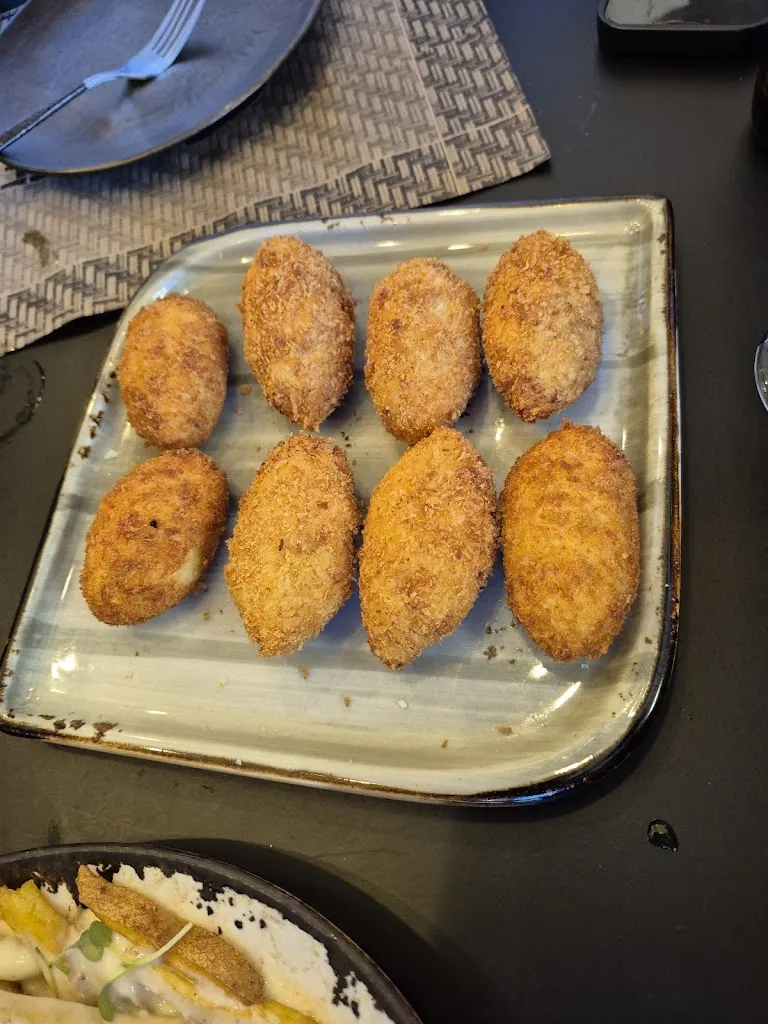 Colten_Hinojosa del Duque_slider_image_2