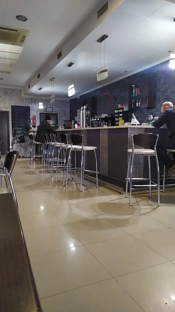 André Vermeer_Memola Café_Hinojosa del Duque_review