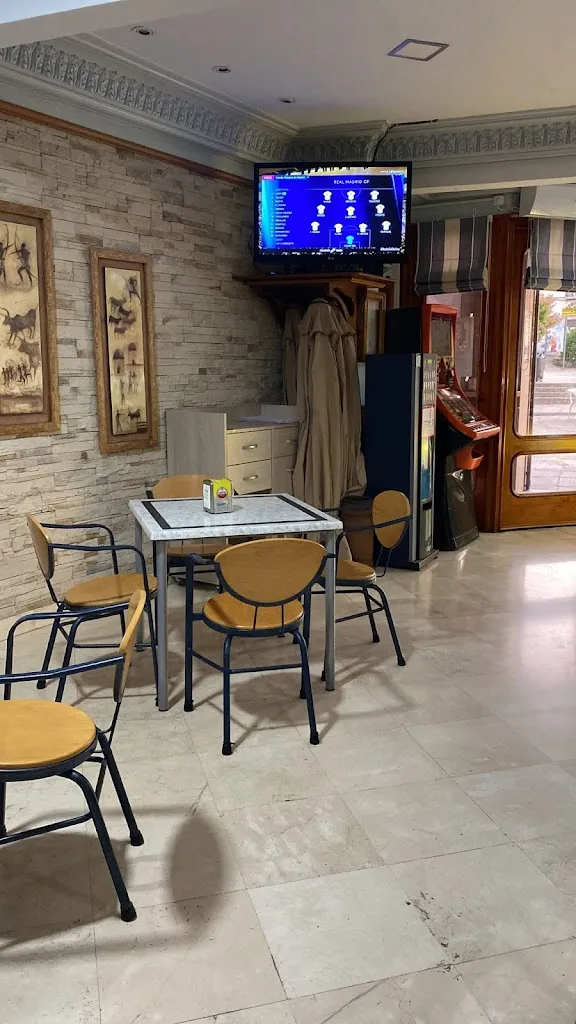 JAVIER FERNANDEZ ALCANTARA_Cafetería La Peña Café y Tapas_Hinojosa del Duque_review