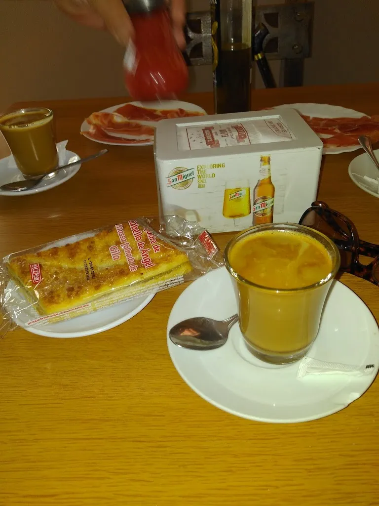 Bar Hinojosa restaurant in Hinojosa del Duque