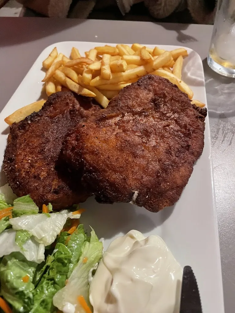 El Trébol restaurant in Hinojosa del Duque