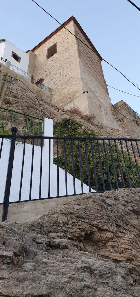 sukh nijhawan_Nuevo bar marcianos_Iznájar_review