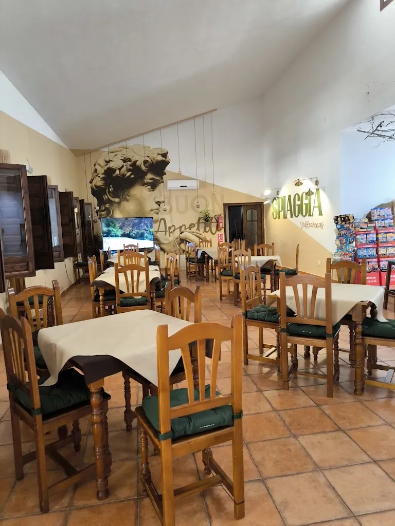 Spiaggia Iznájar - Restaurante Camping Valdearenas restaurant in Iznájar