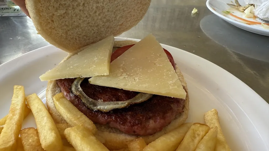 Bar Los Claveles restaurant in Iznájar