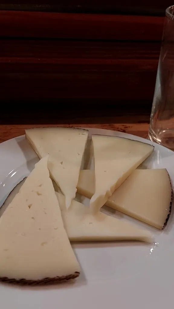 Chary Serrano_Abuela maria tapas y pinchos_Iznájar_review