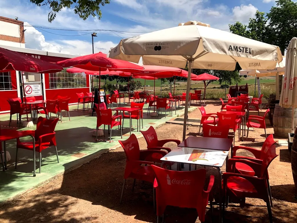 Restaurante Hucho's café&bar restaurant in Guadalcázar