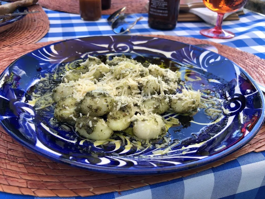 Angeles Reyna Martínez_La Linterna_Guadalcázar_review