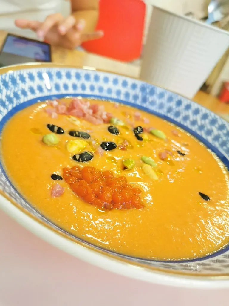 Adrián M_Omundo_Montoro_review