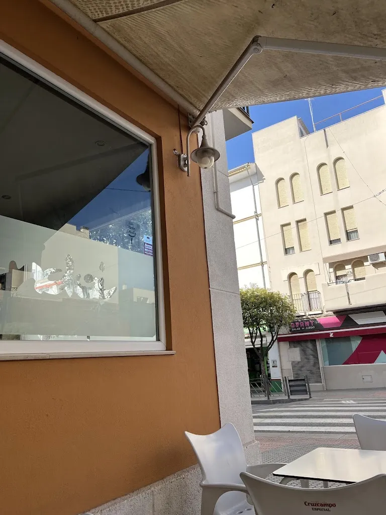 Gonzalo Ukem_Cafeteria Al-Liquindoi_Montilla_review