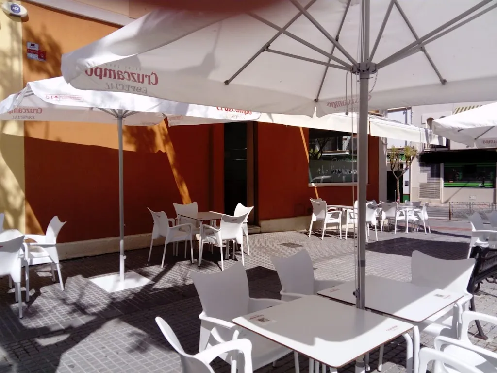 Cafeteria Al-Liquindoi restaurant in Montilla