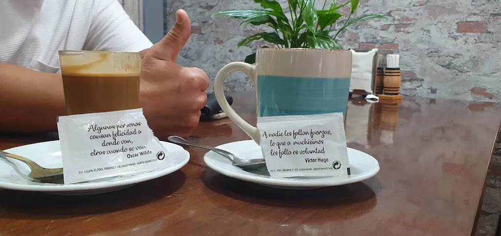 Cristina Fm_Cafetería Florida_Montilla_recensione