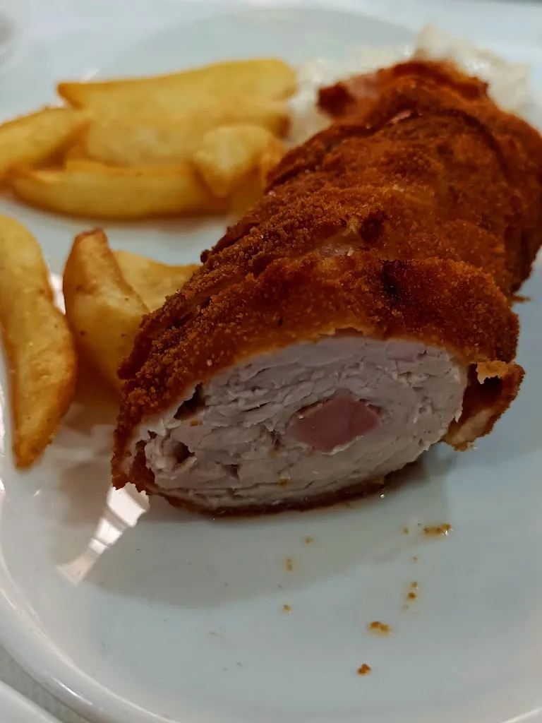 Miguel Angel Criado Lastres_Bar restaurante La Bodega_Peñarroya-Pueblonuevo_review