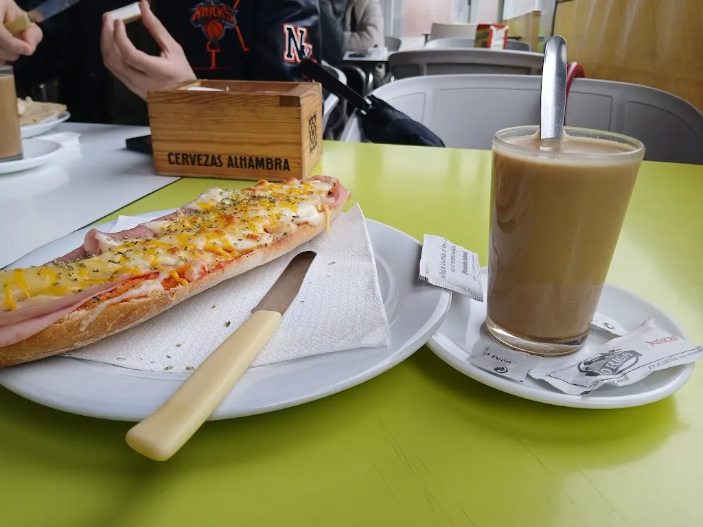 SEBASTIAN MATEOS MENDOZA_Cafeteria LA PERLA_Peñarroya-Pueblonuevo_review