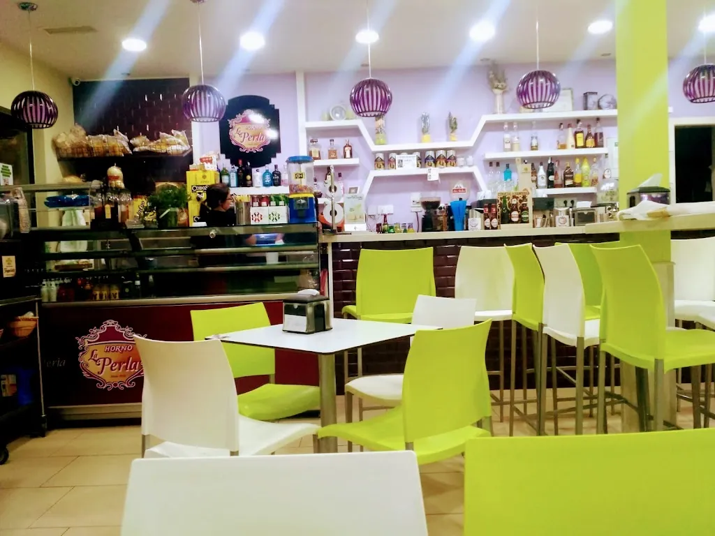 Cafeteria LA PERLA restaurant in Peñarroya-Pueblonuevo