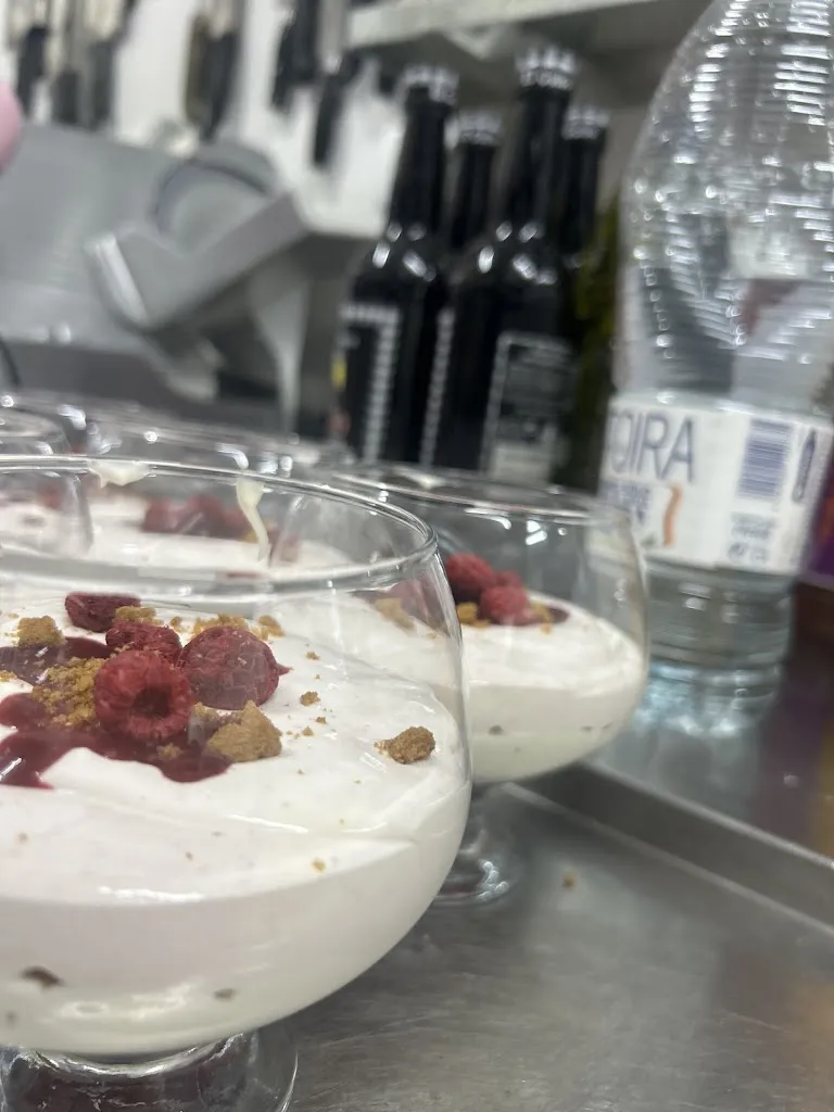 Cafeteria Restaurante Victor's SL_Peñarroya-Pueblonuevo_slider_image_2