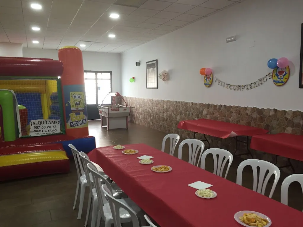 Salon " El Cipotillo " restaurant in Peñarroya-Pueblonuevo