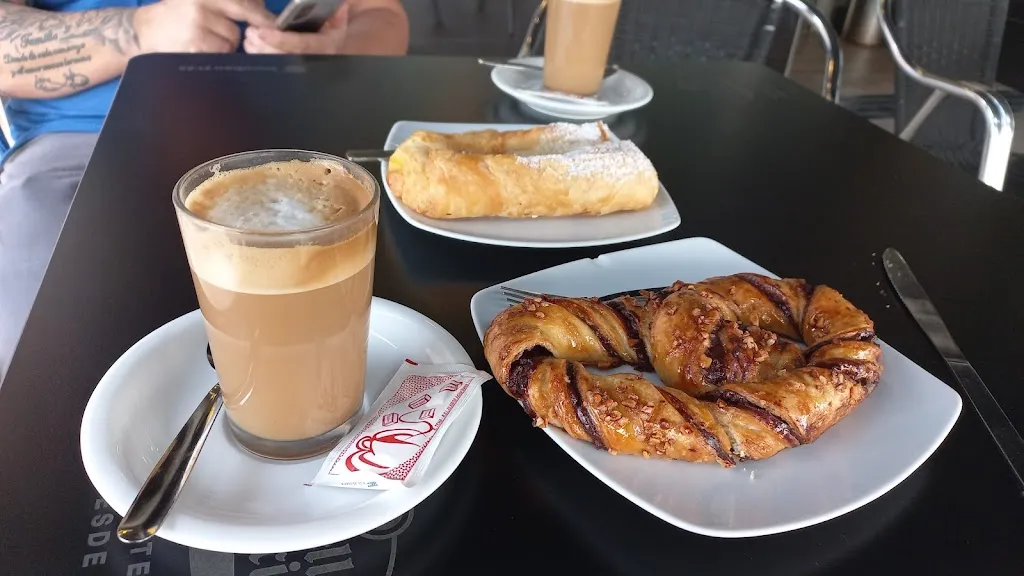 Menu_cafeteria dulceria La Perla_Peñarroya-Pueblonuevo_image_9