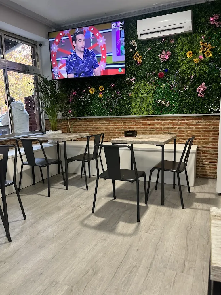 FREDDY LOVERA_Bar Cafetería La Rambla_Rambla La_recensione