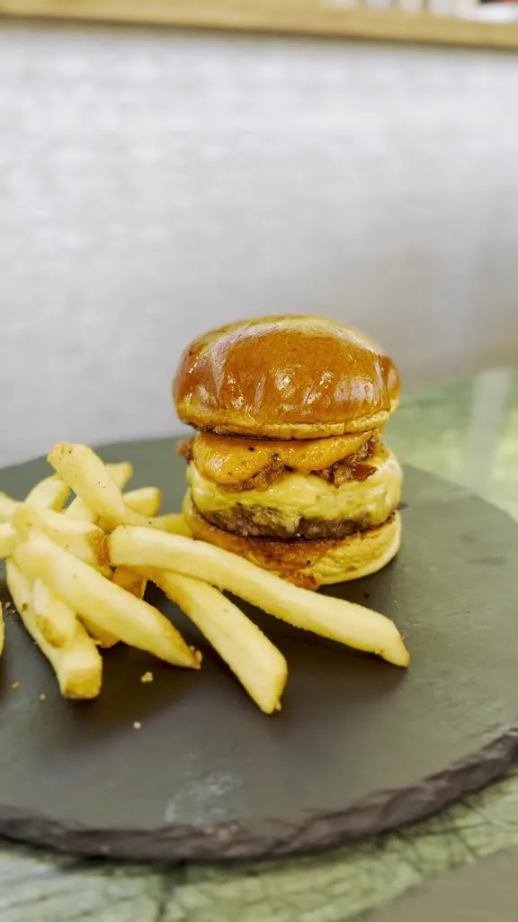 Ficus Burger & Food_Palma del Río_slider_image_2