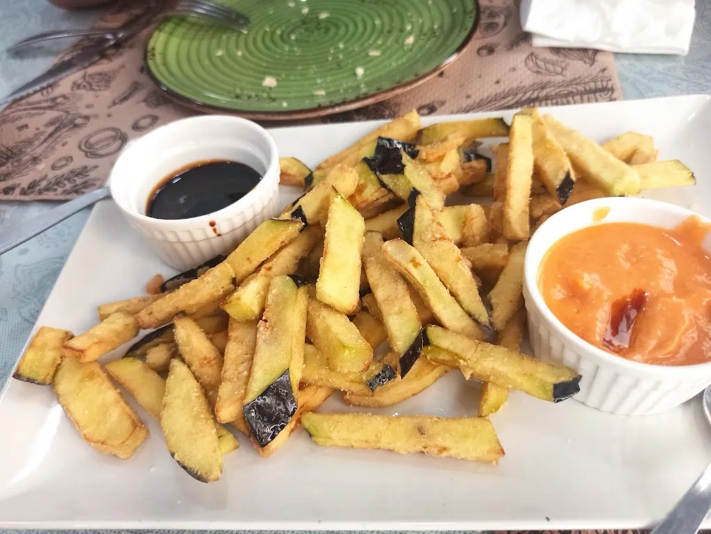 Asli Esen_Café Bar Uceda Hermanos_Palma del Río_recensione