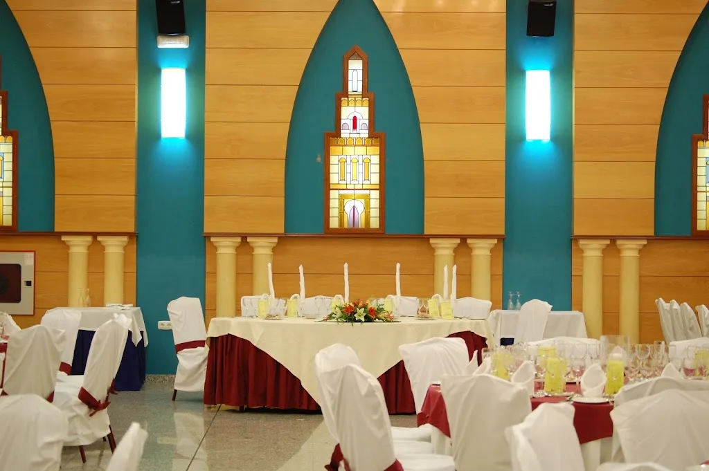 Salones Reina Victoria restaurant in Palma del Río