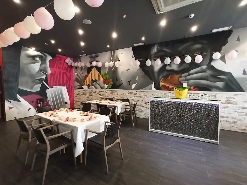 Piccadilly Burger_Palma del Río_slider_image_1